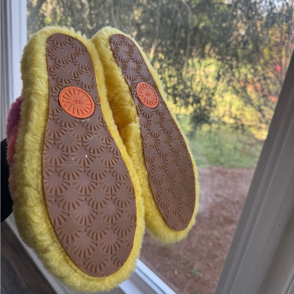 UGG FLUFF YEAH SLIDE PRIDE RAINBOW YELLOW 11 women’s - Picture 7 of 7